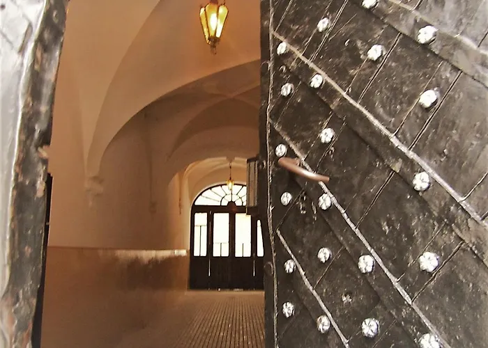 Xvii Century Apartment *